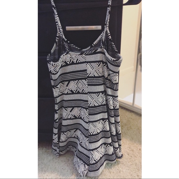 Romper - Picture 3 of 4